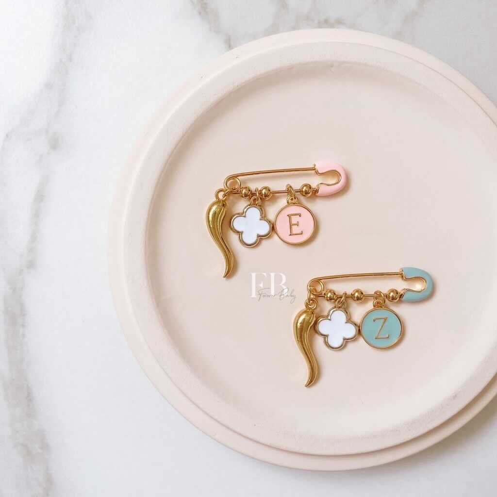 Clover Corni Gold Pin - 3 Charm