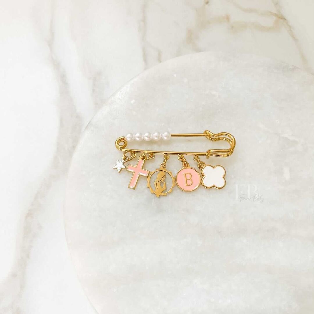 Pretty Charming Pin - 5 Charms