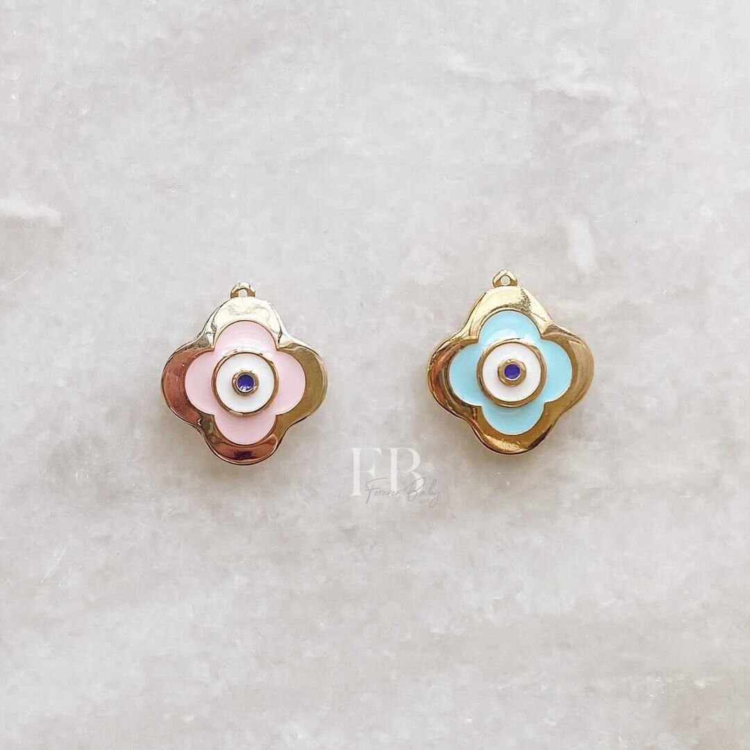 Gold Clover Eye Charm